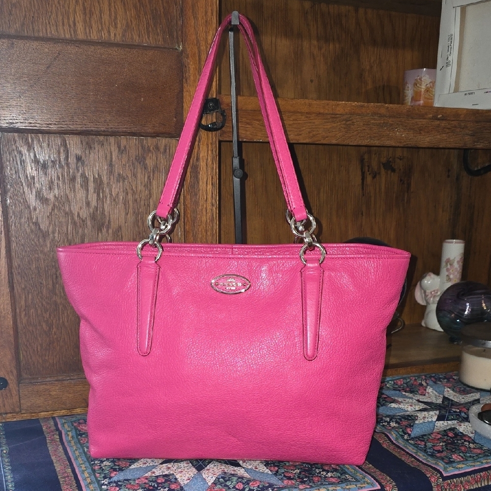 Coach Pebbled Leather Tote Bag GUC